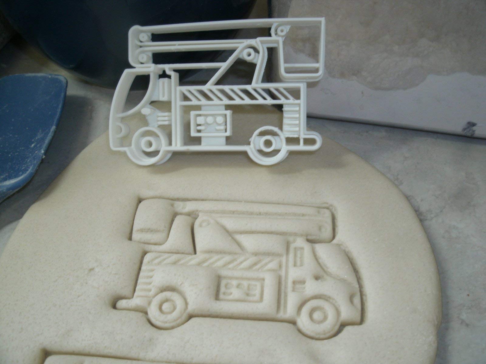 CITY VEHICLES BUCKET TRUCK POLICE CAR AMBULANCE FIRE SET OF 6 COOKIE CUTTERS MADE IN USA PR1258