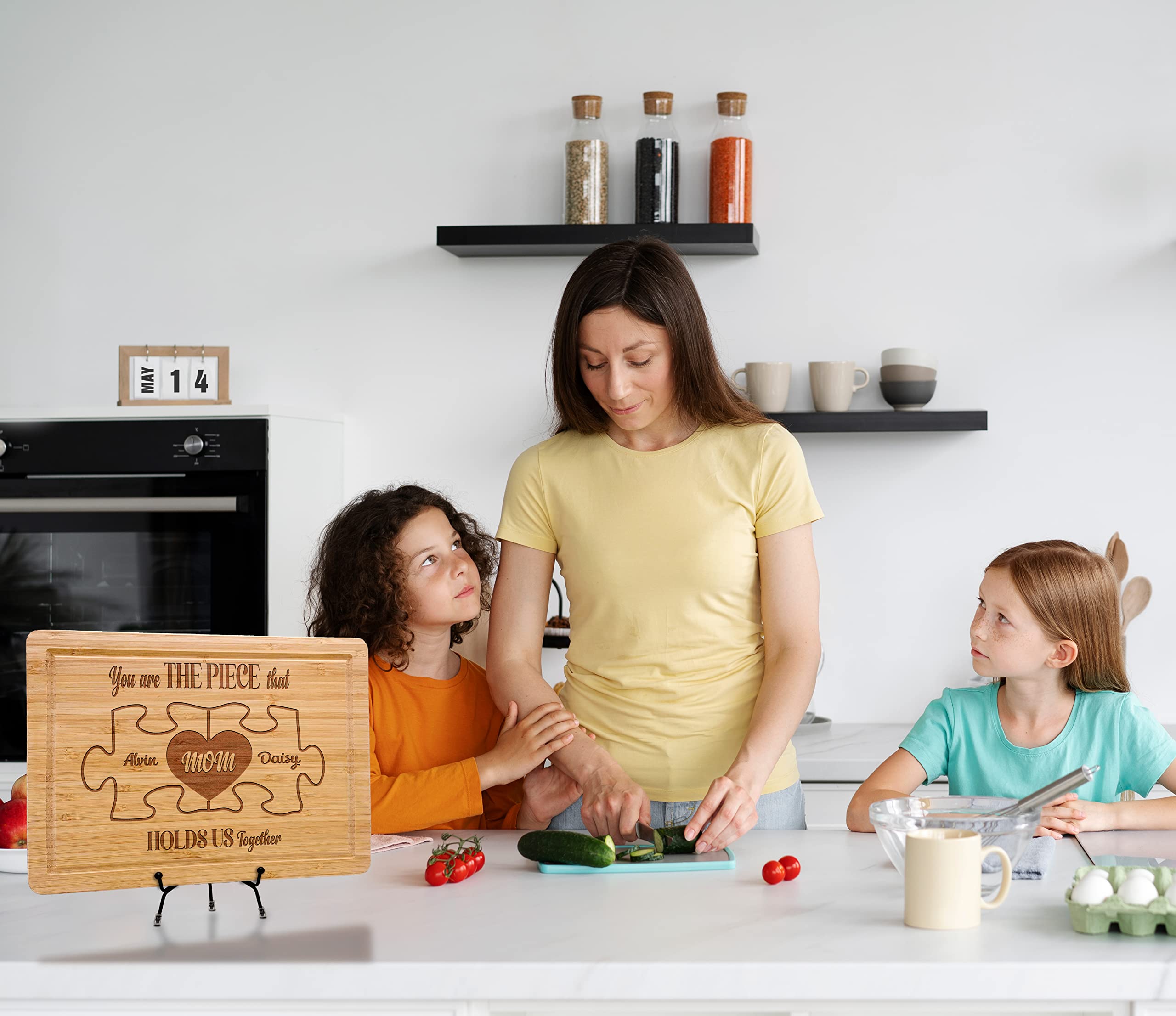 Mothers Day Gifts for Mom, Personalized Mom Puzzle Cutting Board with Custom Kids Names, Personalized Gifts for Mothers, Mom Cutting Board for Birthday, Christmas, Grandma Gifts from Grandkids