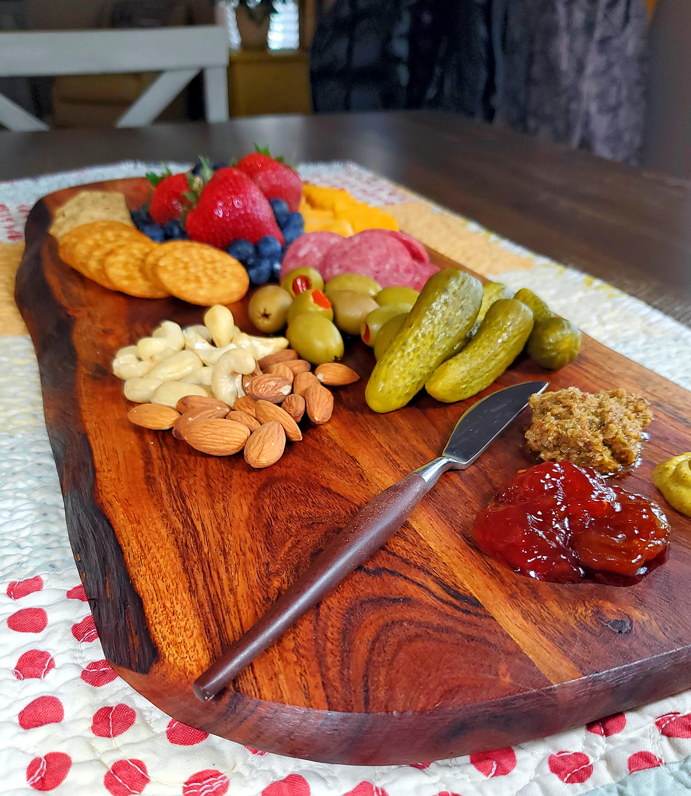 FEATHERLEE - Extra Large Premium Natural Live Edge Acacia Charcuterie Cheese Board Serving and Cutting Tray with Round Handle