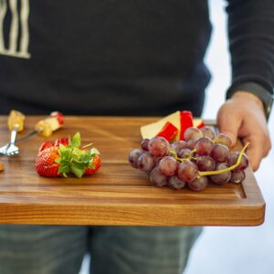 Walnut Wood Cutting Board For Kitchen 16x12'' with Juice Groove, Chopping Board Made of Walnut Wood for Meat, Cheese and Vegetables (Large, 16x12 inch)