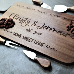 Personalized Charcuterie Board Cheese Serving Board with Handle Serving Tray Bread Board For Wedding Engagement Gift