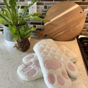 Cricket & Junebug Cat Paw Cheese Board 16 x 12 x 0.5 Inch Acacia Wood, Round Paw Print Charcuterie Board with Handle, Bread and Crackers Serving Platter/Tray