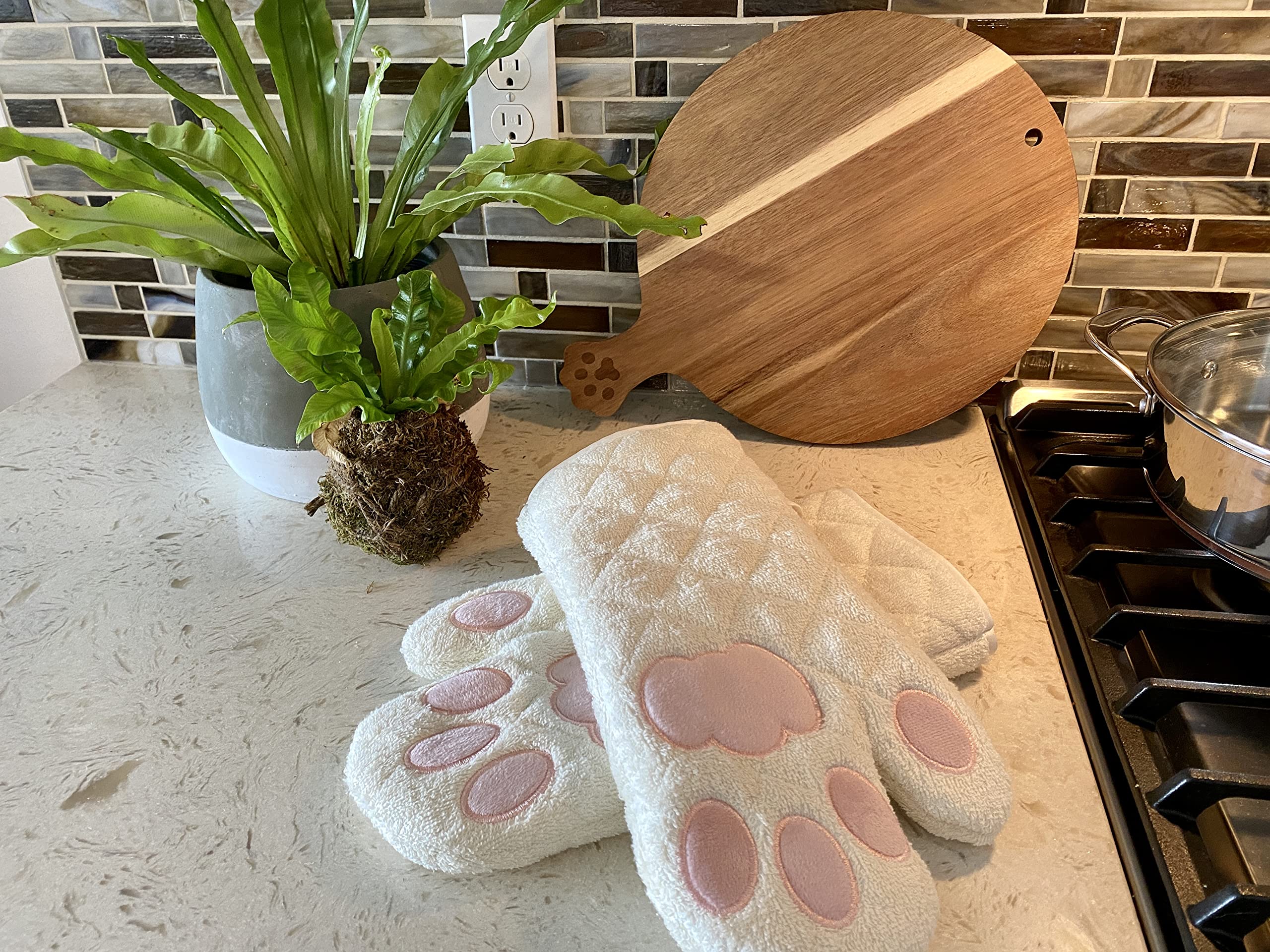 Cricket & Junebug Cat Paw Cheese Board 16 x 12 x 0.5 Inch Acacia Wood, Round Paw Print Charcuterie Board with Handle, Bread and Crackers Serving Platter/Tray