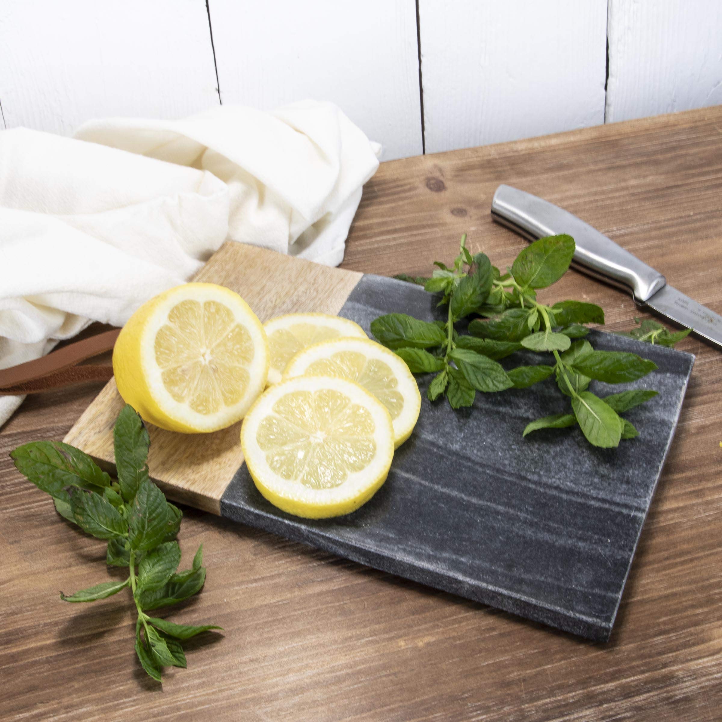 Foreside Home & Garden Small Black Square Marble and Wood Kitchen Serving Cutting Board