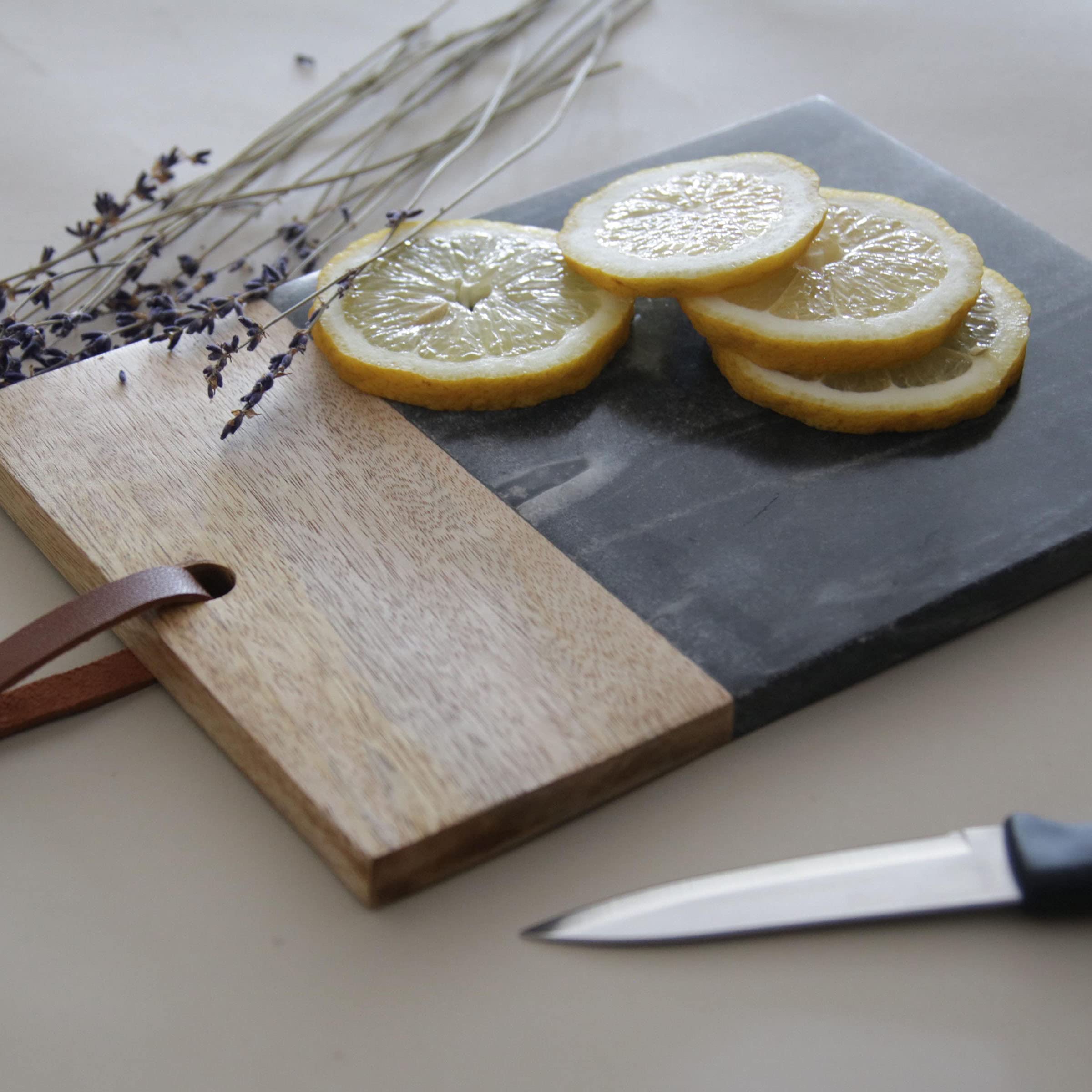 Foreside Home & Garden Small Black Square Marble and Wood Kitchen Serving Cutting Board