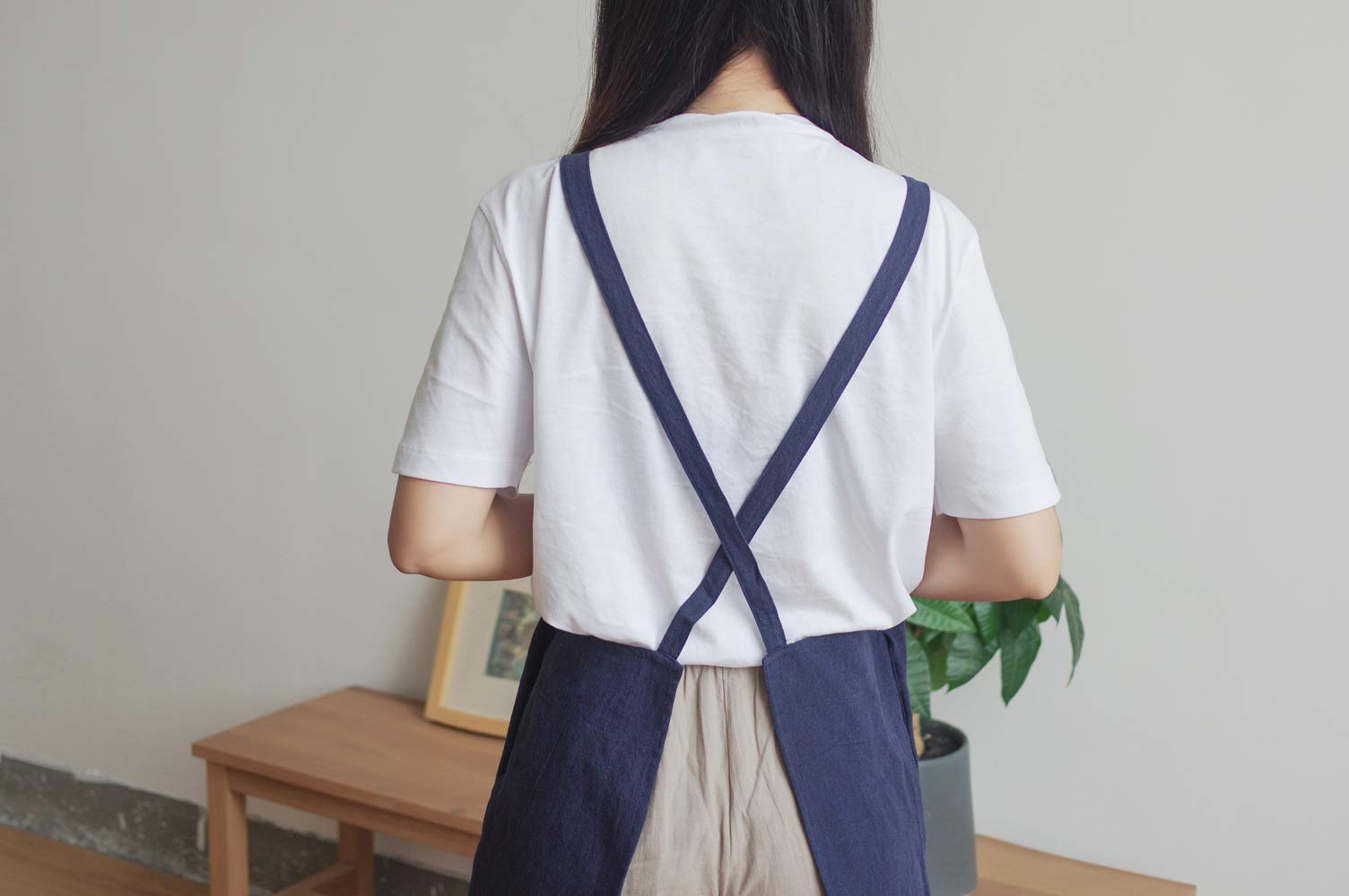 BBYBBS Adjustable Kitchen Apron Japan Style Cotton Linen with 2 Pockets Pinafore Apron For Women,Chef,Waitress,Hairstylist Fits for Grill,BBQ,Paint Cross Back H Shoulder Straps (Army Green)