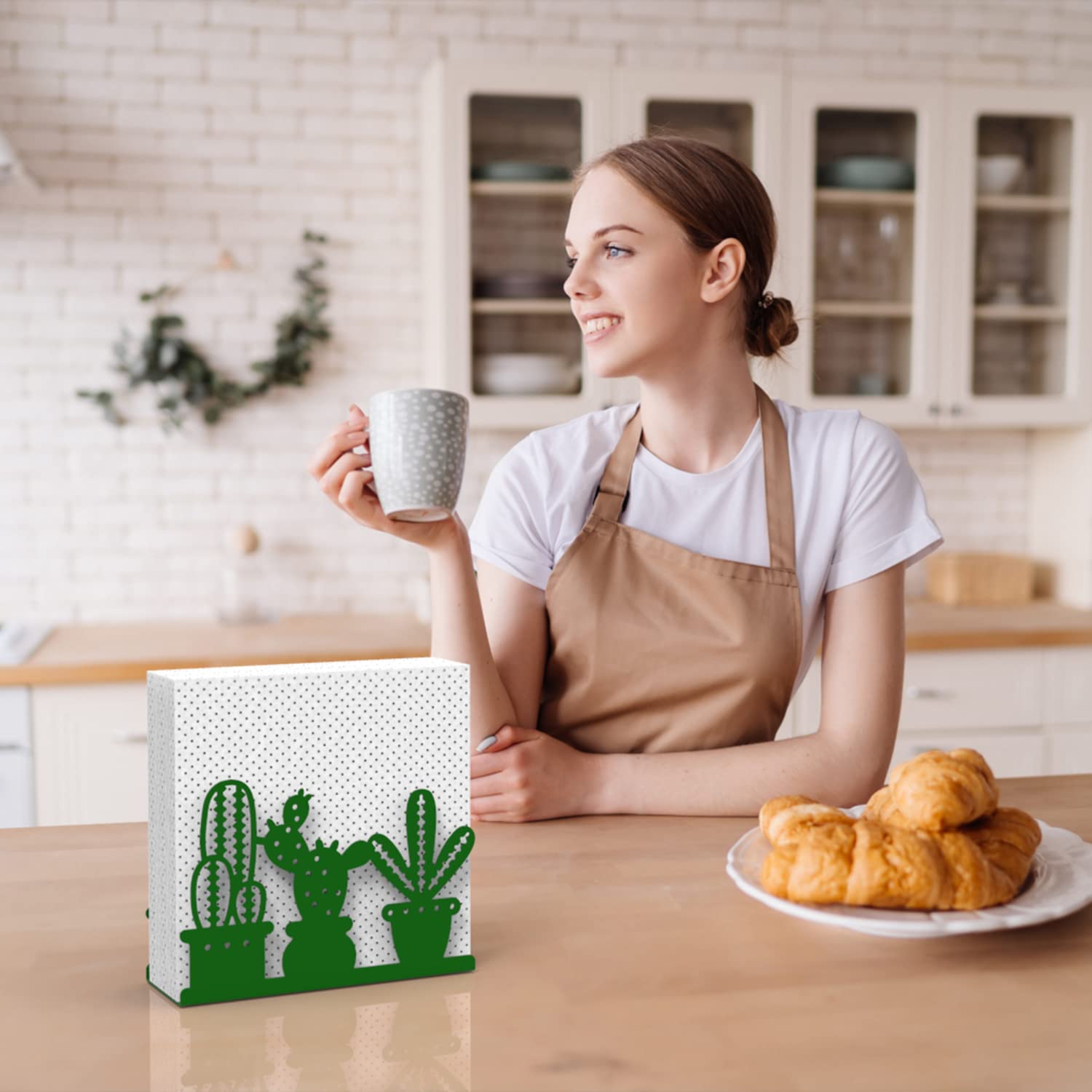 Decorelax Metal Napkin Holder for Home Kitchen Restaurant Picnic - Cactus Design Tabletop Paper Organizer Upright Tissue Dispenser (Green)