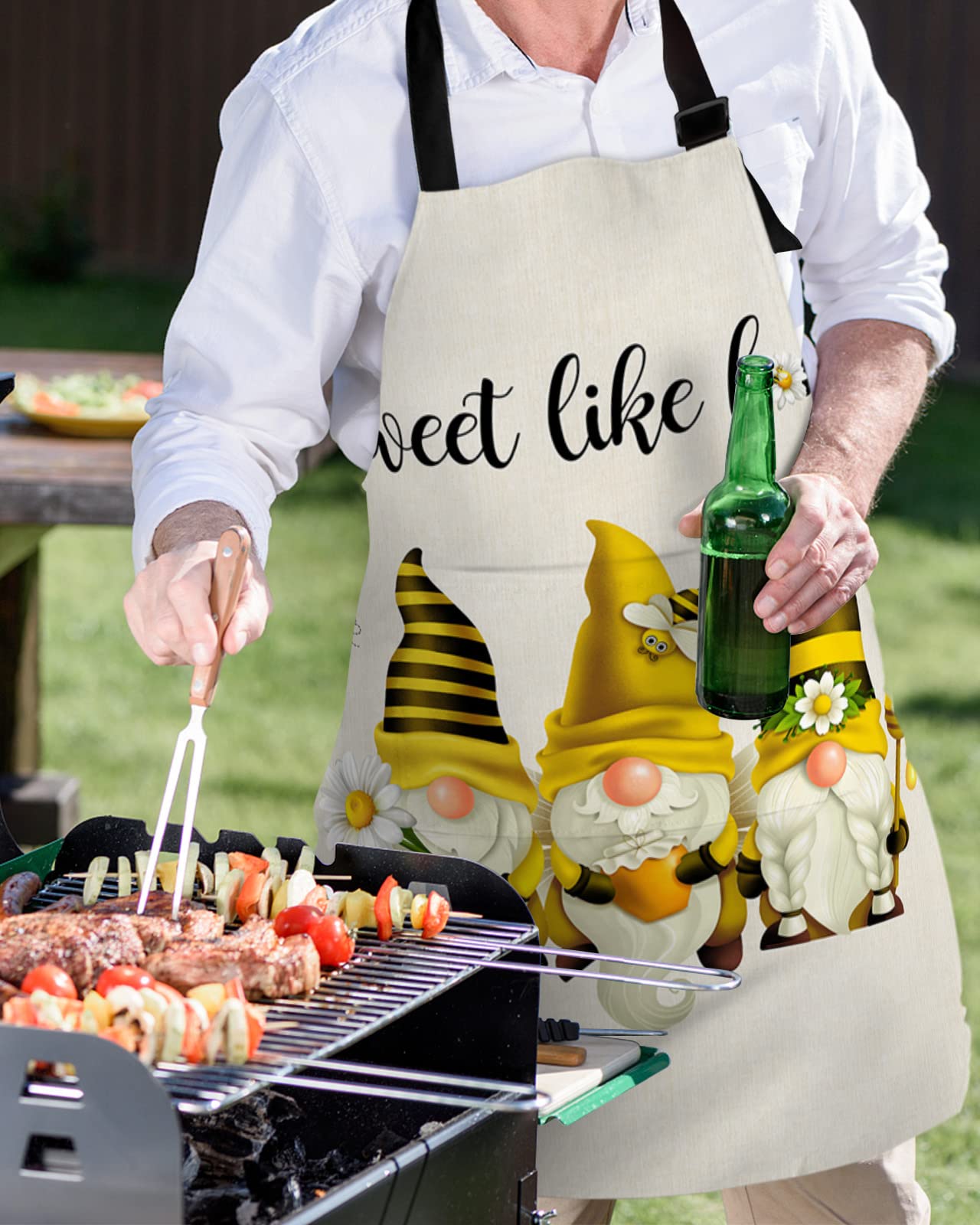 CirCleO Waterproof Stain-Proof Apron for Women Men,Cooking Baking Apron with Pockets Summer Daisy Gnomes Bee Adjustable Apron