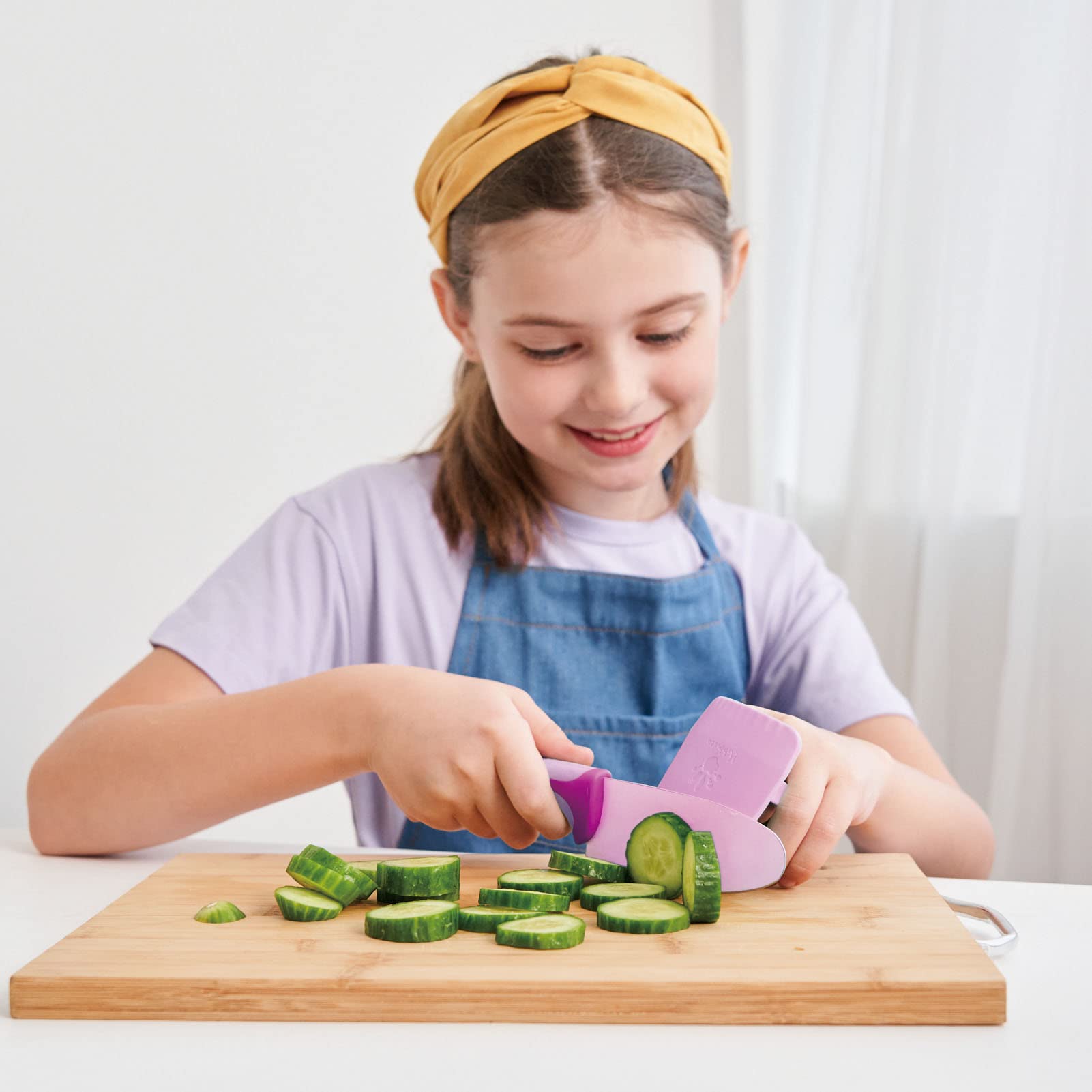 Kibbidea Kid Chefs Knife for Real Cooking, Stainless Steel Kids Kitchen Knife, BPA-Free Kids Friendly Knife with Finger Guard, Cut-proof Glove, Kids Chef Knives Set for Cutting (Purple)