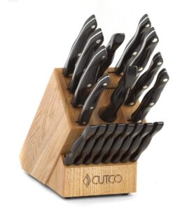 cutco model 2018 homemaker+8 set includes (8) #1759 table knives, (10) kitchen knives & forks, 1748 honey oak knife block, 82 sharpener, and #125 medium poly prep cutting board