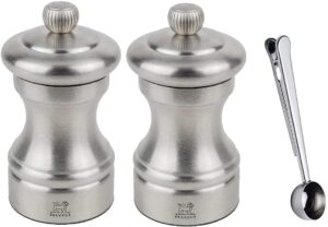 peugeot bistro chef manual salt & pepper mill gift set stainless steel 10 cm - 4in - with stainless steel spice scoop/bag clip (salt & pepper mill set)