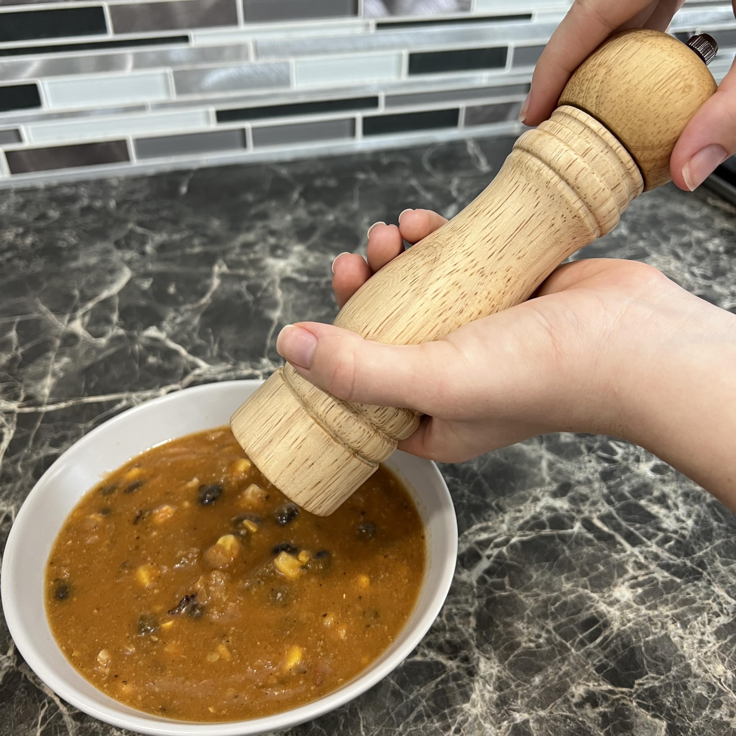 Wooden Pepper Mill, Adjustable Peppercorn Grinder