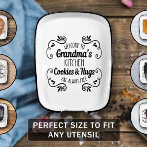 Hvukeke Ceramic Spoon Rest for Kitchen Stove Top Counter, Funny Welcome to Grandma's Kitchen White Spoon Holders for Grandma, Grandmother, Nana Cute Kitchen Decor Gift