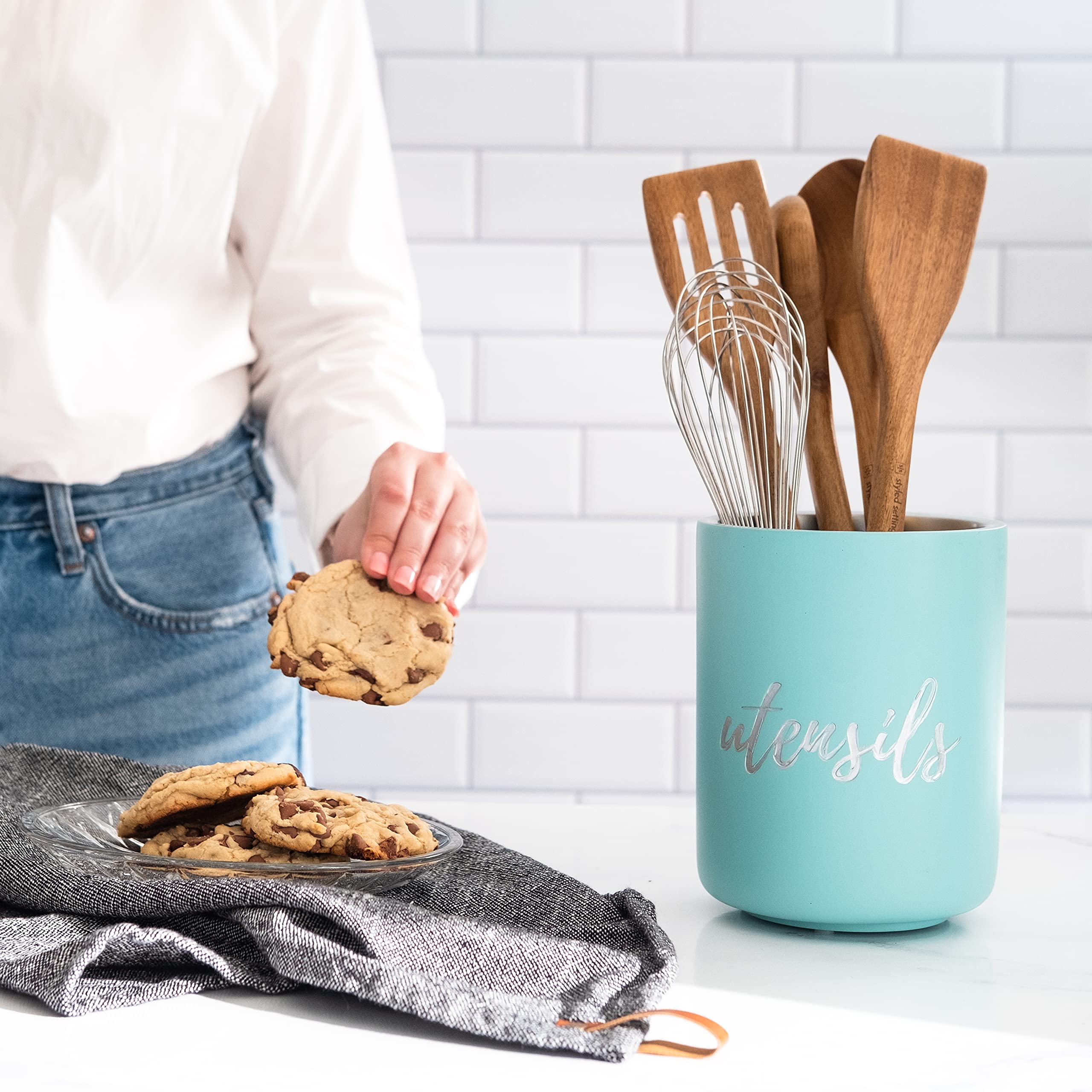 White Utensil Holder with Built-In Ceramic Spoon Rest - 2 PC Luxe White & Gold Utensil Holder for Countertop Includes Large Utensil Holder & White and Gold Spoon Rest - Utensils Not Included