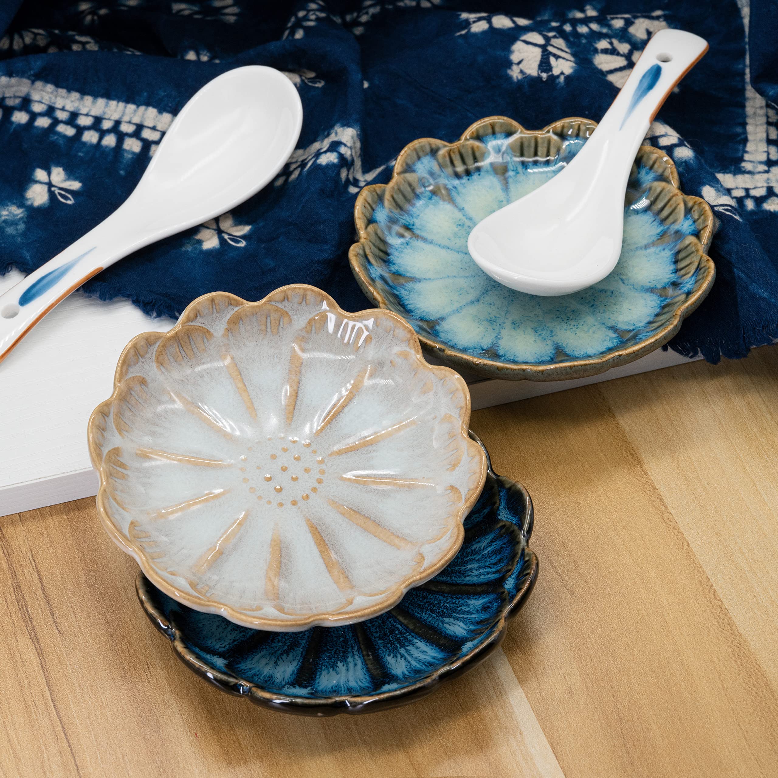 LINXUXIE Ceramic Stable Spoon Rest 3PCS Multifunctional Glaze Ceramic Dinner Plates Set Heat Resistant Porcelain Spoon Utensil Holder in Kitchen Counter Kitchen Dining Table Decor (Sunflower 3PCS)