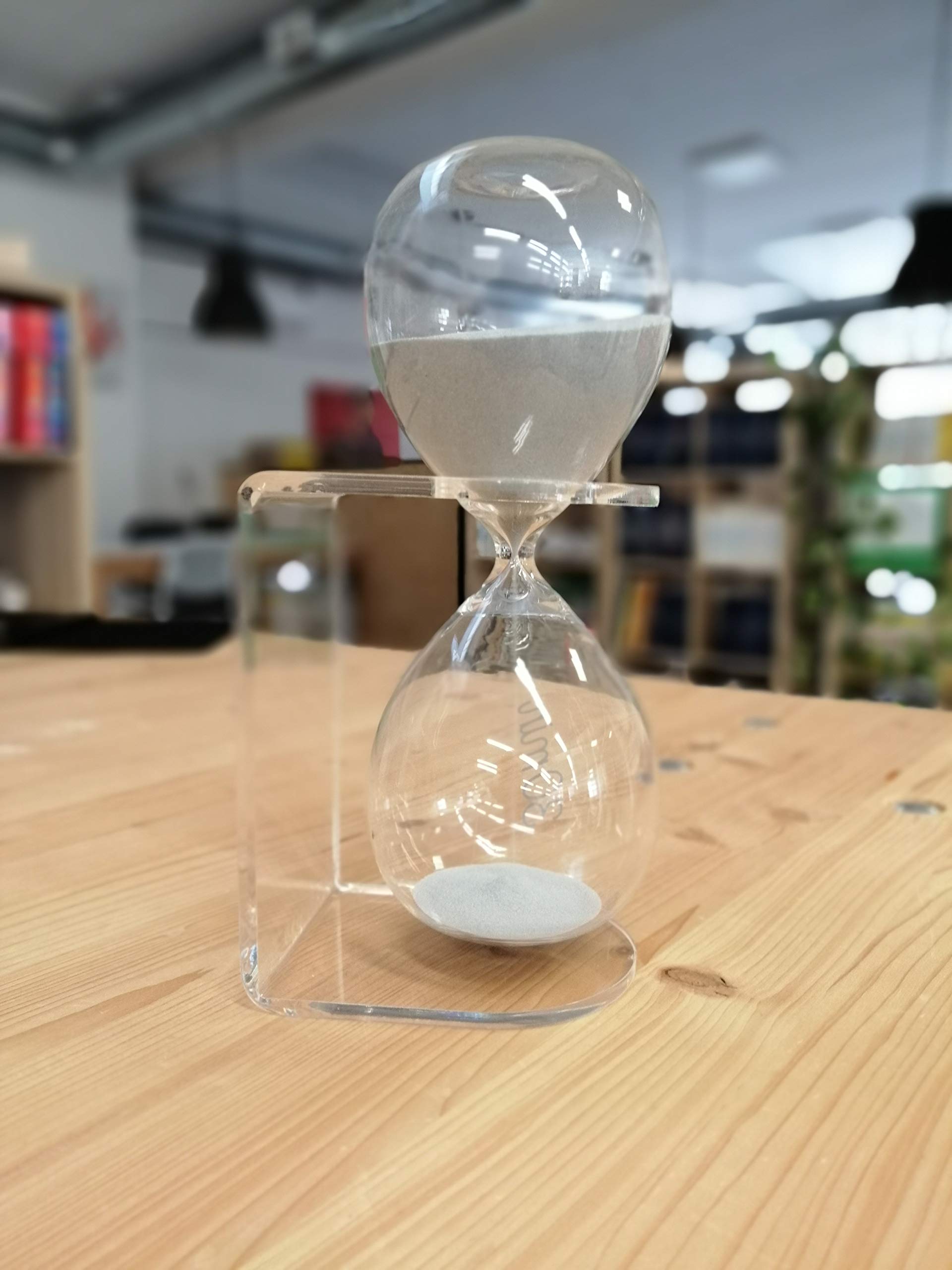 Tooby Hourglass Sand Timer 30 Minutes, Halfhour Glass with Decorative Acrylic Floating Support, Crystal Sand Clock Modern Decor for Home and Office