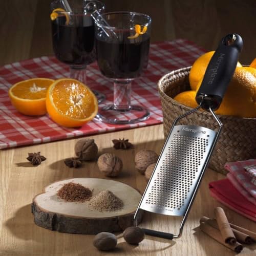 Microplane Gourmet Series Hard Cheese Grater (Fine, Black)