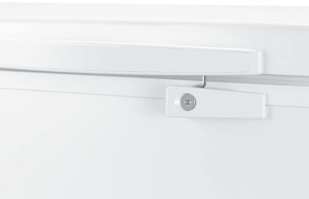 Summit Appliance SCFM133 Commercially Listed 12.1 Cu.Ft. Chest Freezer in white with Manual Defrost, Stainless Steel Corner Guards, Adjustable Thermostat, Storage Baskets and Lock