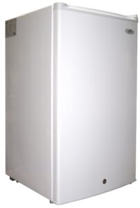 uf-304wa: 3.0 cu.ft. upright freezer in white – energy star