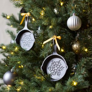 Lodge 2019 Decorative Holiday Mini 3.5" Skillet