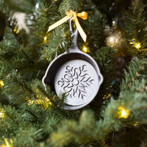 Lodge 2019 Decorative Holiday Mini 3.5" Skillet