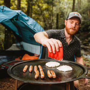 Solo Stove Large Cast Iron Griddle Top, Cookware for Bonfire and Yukon fire pit, Fireplace accessory, Cooking surface: 17.75", Weight: 16.5 lbs