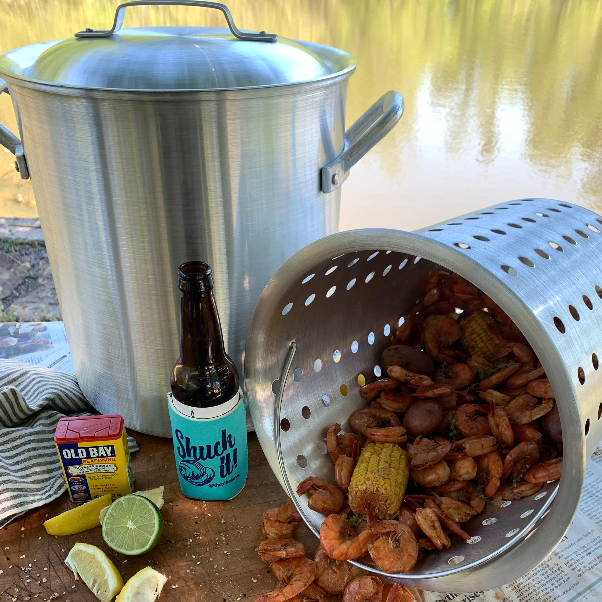 Bayou Classic 4325 25-qt Aluminum Shrimp Pot Features Perforated Aluminum Basket Domed Vented Lid Heavy Riveted Handles Perfect For a Classic Shrimp Boil