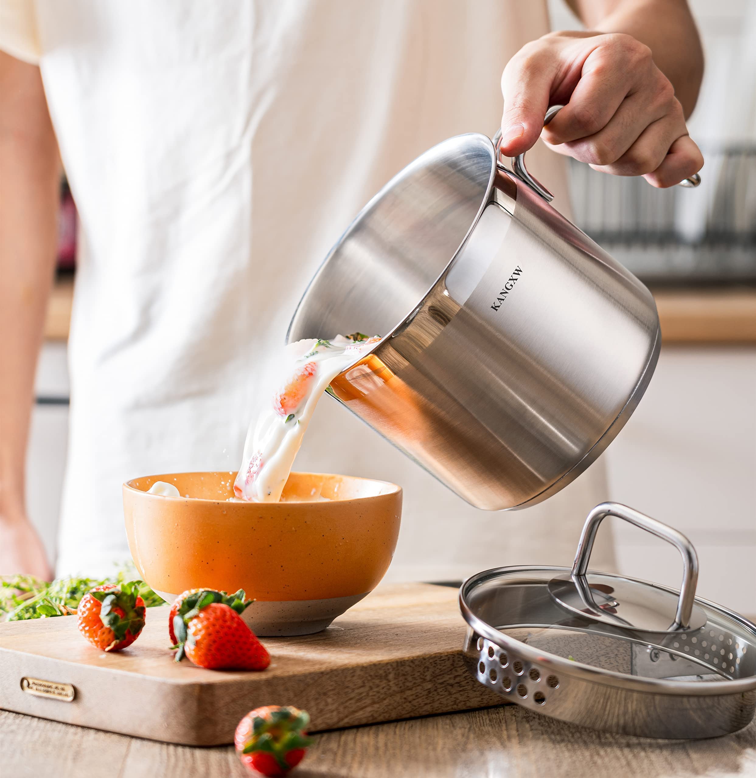 KANGXW Stainless Steel Milk Pot, 1.5 Quart Pan, With Pour Spout and Filter Glass Lid Induction Milk Pots, Sauce, Gravy, Pasta Stock Pot (1.5qt)