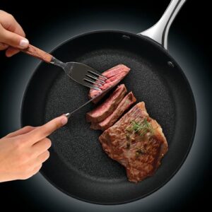 THE ROCK by Starfrit 11 in. Forged Aluminum Diamond Fry Pan, Black (034722-004-0000)