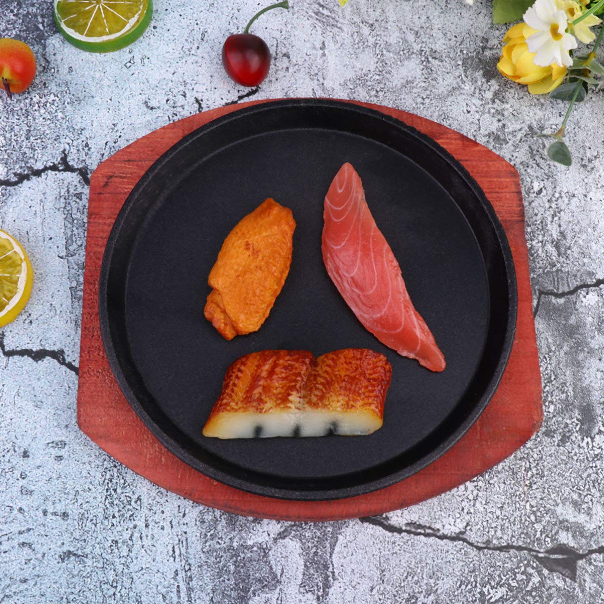 Sizzling Plate With Wooden Base: Cast Iron Steak Plate Metal Steak Serving Platters Teppanyaki Plate Use or Restaurant Supply(Grill Pan Size:19cm/7.4inch)