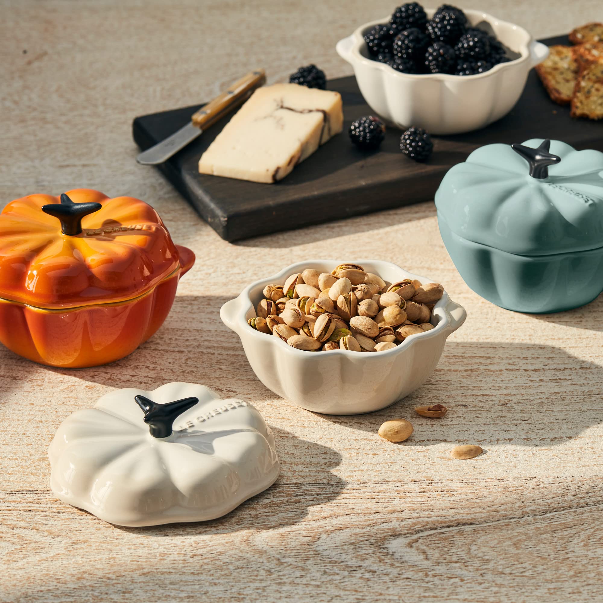 Le Creuset Petite Pumpkin Cocotte, 12 oz, Meringue