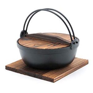 Fuji Merchandise Japanese Style Cast Iron Sukiyaki Tetsu Nabe Pot with Wooden Lid and Tray Quality Enamel Coating (58 fl. oz) 8.5" Diameter