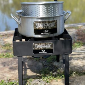 Bayou Classic 1350G Mossy Oak 14-qt Aluminum Fry Pot w/Lid and Aluminum Perforated Basket Features Heavy-Duty Riveted Handles Domed Lid Perfect For Frying Fish Shrimp Chicken and Hushpuppies