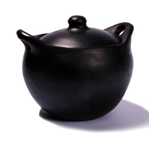 ancient cookware, rounded chamba clay soup pot, medium, 4 quarts