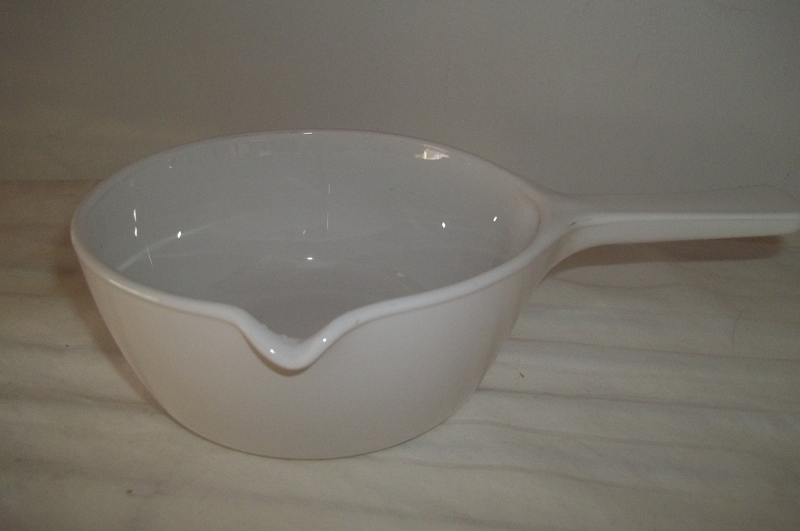 Corning Ware Just White P-89-B 2 1/2Cup Sauce Pan with Pour Spout