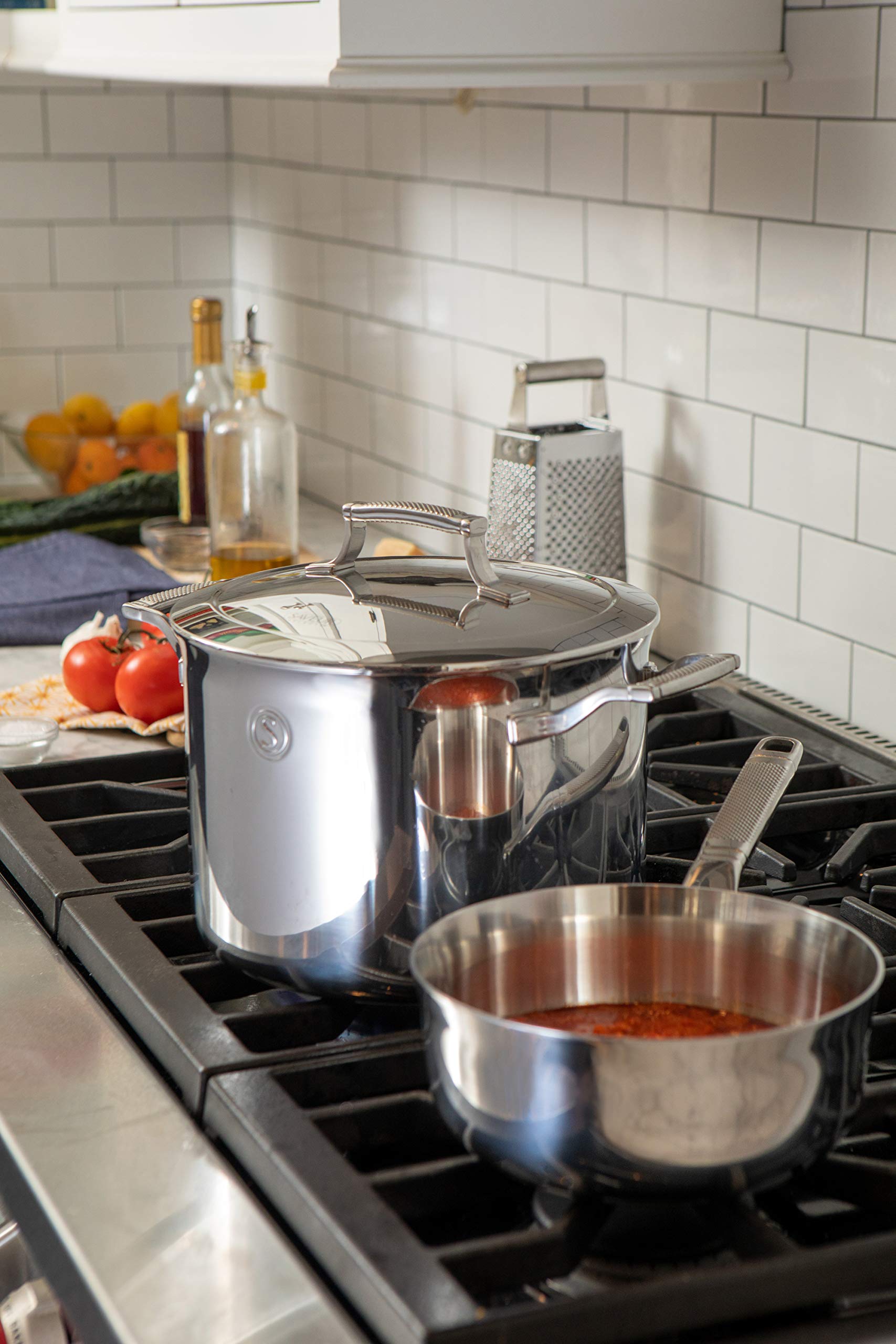 SAVEUR SELECTS Tri-ply Stainless Steel 8-Quart Stock Pot with Lid, Induction-ready, Dishwasher Safe, Voyage Series