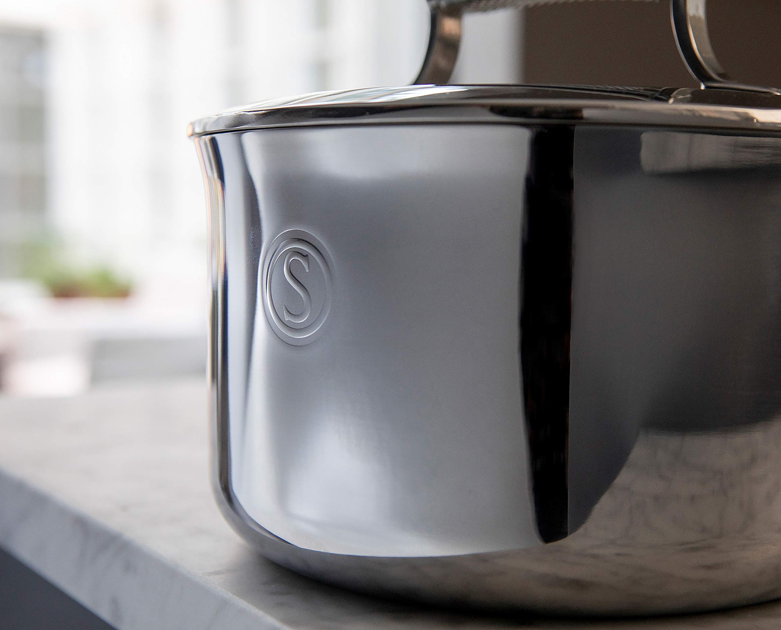 SAVEUR SELECTS Tri-ply Stainless Steel 8-Quart Stock Pot with Lid, Induction-ready, Dishwasher Safe, Voyage Series