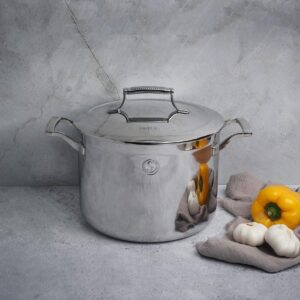 SAVEUR SELECTS Tri-ply Stainless Steel 8-Quart Stock Pot with Lid, Induction-ready, Dishwasher Safe, Voyage Series