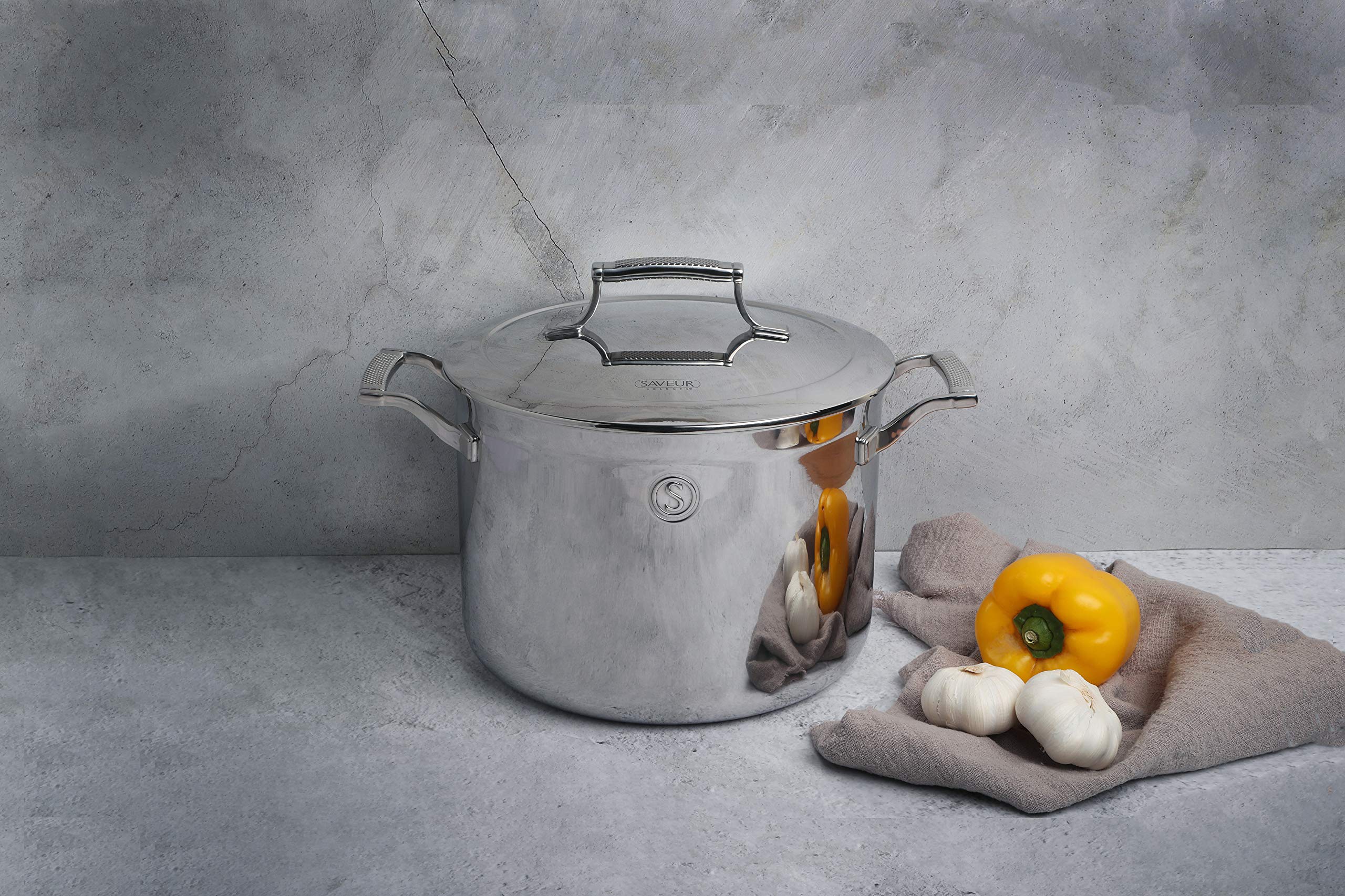 SAVEUR SELECTS Tri-ply Stainless Steel 8-Quart Stock Pot with Lid, Induction-ready, Dishwasher Safe, Voyage Series