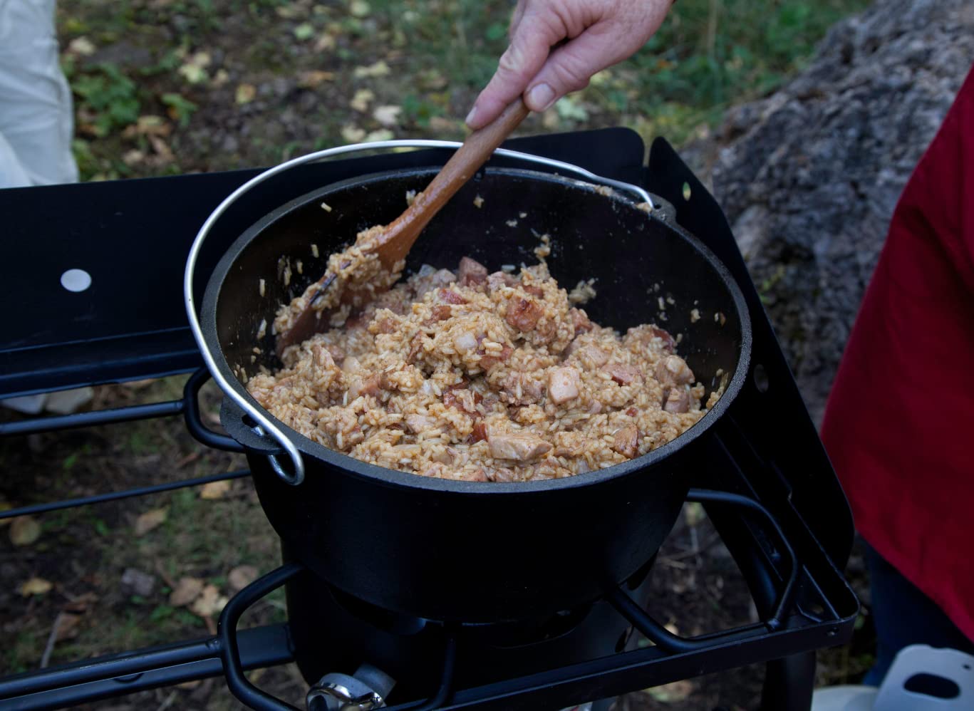 Camp Chef 12" Cast Iron Deep Dutch Oven, True Seasoned Finish Cast Iron, Volume 8 qt