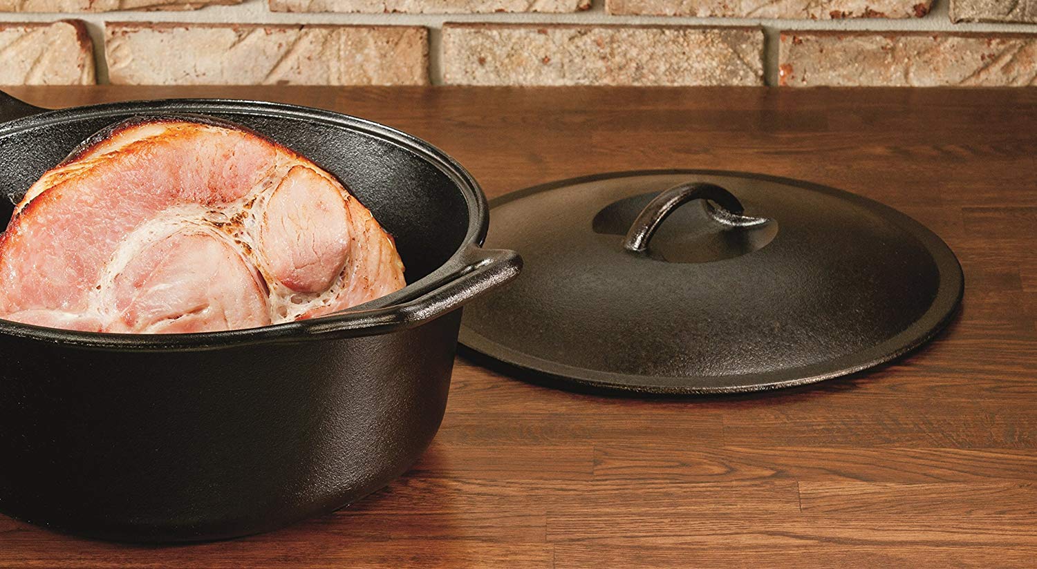 Lodge BOLD 7 Quart Seasoned Cast Iron Dutch Oven, Design-Forward Cookware,Black