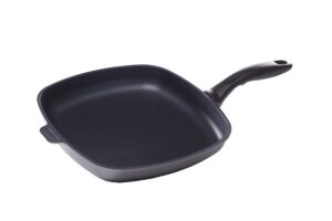swiss diamond 11 inch non-stick induction square frying pan - induction fry pan with heavy duty handles - wide and extended corners - skillet pan - dishwasher and oven safe - 11"x11" - grey