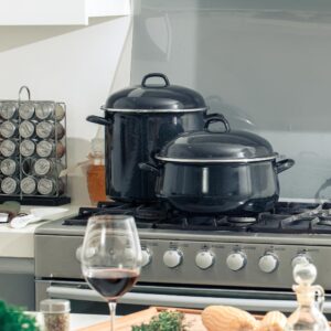 Granite Ware 9.5 Qt Heavy Gauge Dutch Oven with Lid. (Speckled Black) Enamelware. Stainless Steel. Suitable for Cooktops, Oven to Table. Dishwasher Safe.