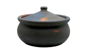 high wind flamed dark primitive cooking pot - pre seasoned - made from fire clay: suitable for stove top and open fire