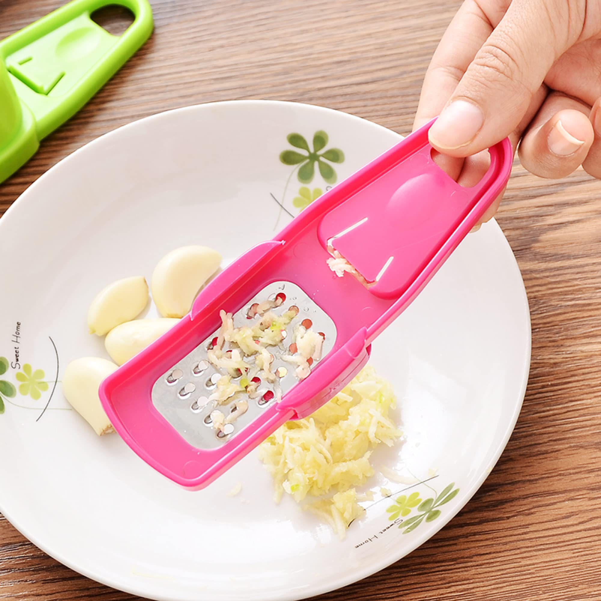 GMLSD 1PC Multi Functional Ginger Garlic Grinding Grater Planer Slicer, Cutter Cooking Tool Utensils Garlic Peeler Kitchen Accessories a/red / 14cm