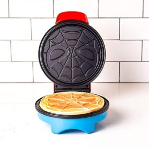 Uncanny Brands Marvel Spiderman Waffle Maker -Spidey's Mask on Your Waffles- Waffle Iron