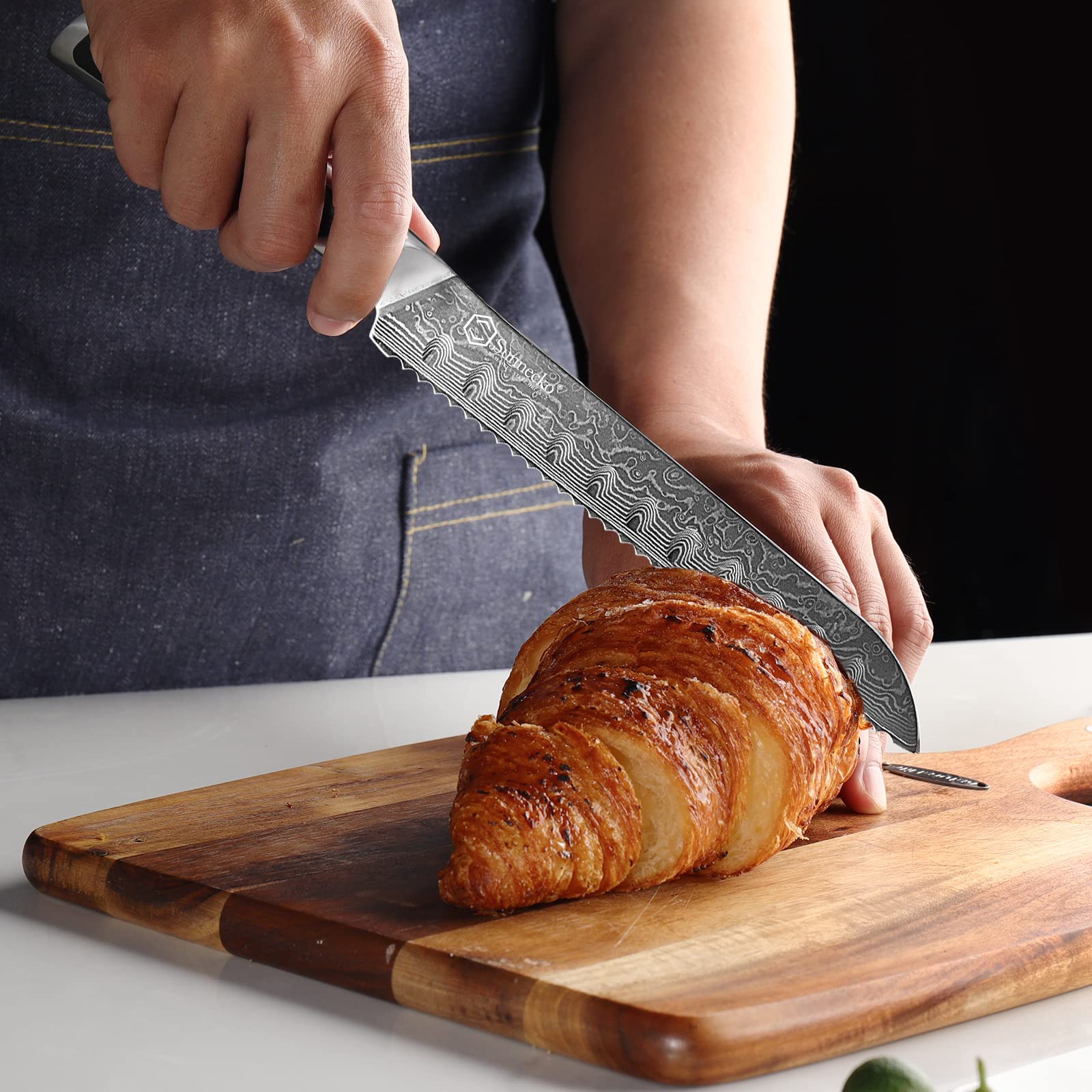 Sunnecko Bread Knife 8 inch, Serrated Bread Knife for Homemade Bread with 67-layers VG10 Damascus Steel Blade, Japanese Bread Knife with Solid Handle Best Bread Cutting Knife Bread Knives Cake Knife