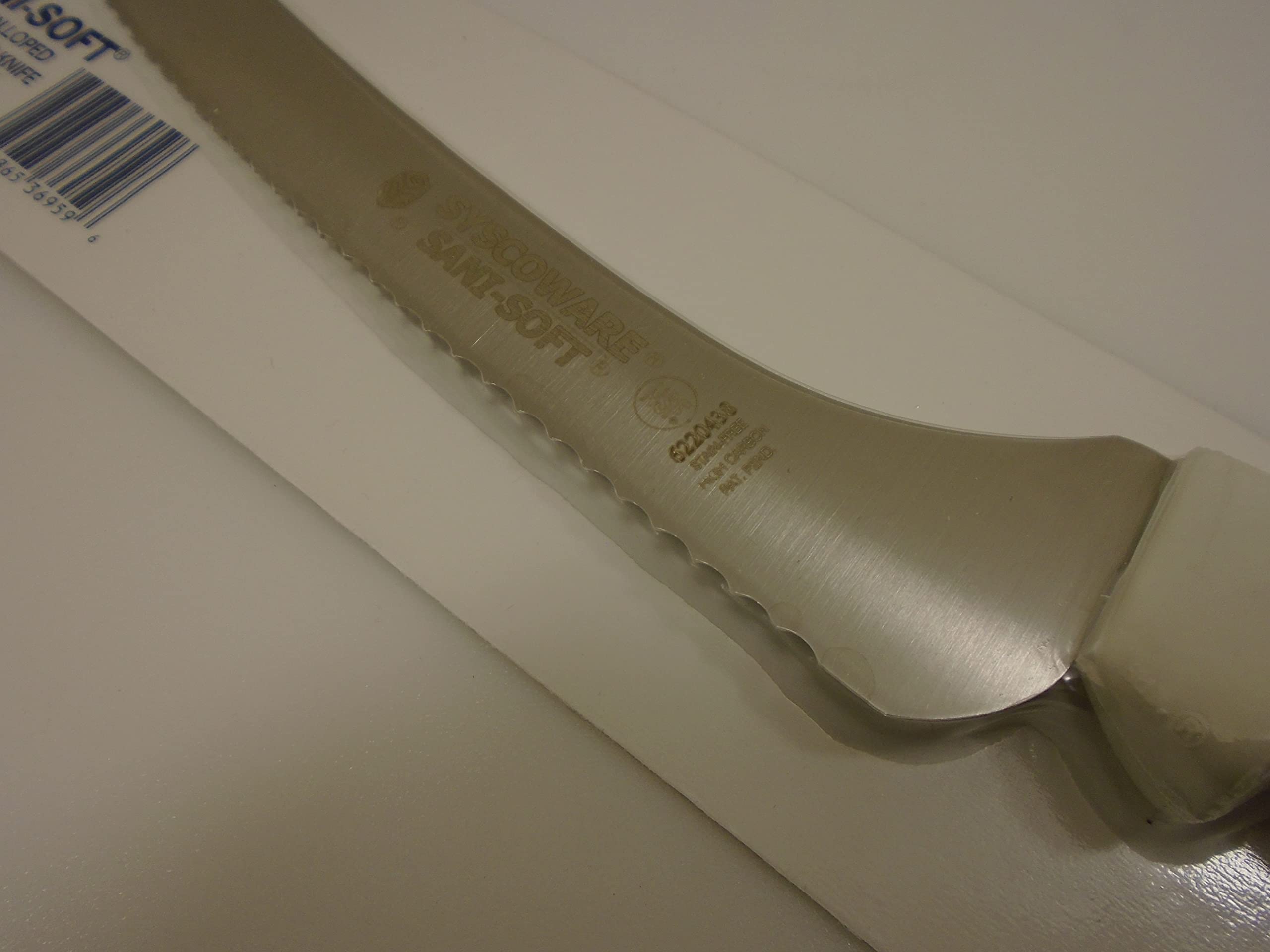 Sysco USA 9 in Offset Scalloped Slicer Bread Sandwich Knife Soft Grip Handle