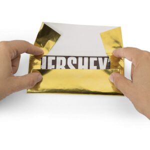 foil wrapper - pack of 100 candy bar wrappers with thick paper backing - folds and wraps well - best for wrapping 1.55oz hershey/candies/chocolate bars/gifts - size 6" x 7.5" (gold)