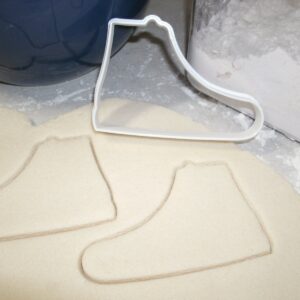 SHOES OUTLINE SNEAKERS SKATING SPORTS COOKIE CUTTER BAKING TOOL USA PR668